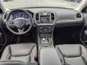 2022 Chrysler 300 Touring L